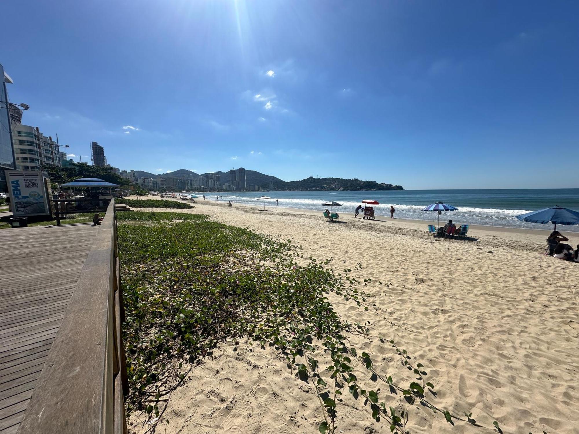 Apartment Sea Breeze - Brisa Do Mar - Pe Na Areia Em *
